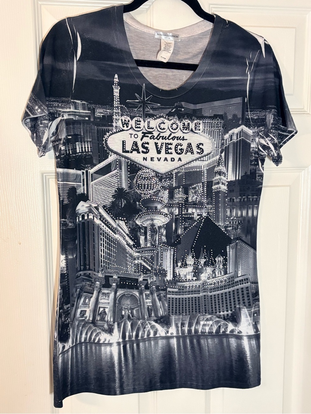 Las Vegas Skyline Graphic Tee - Black & White Short Sleeve